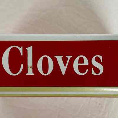 Schilling Pure Ground Cloves