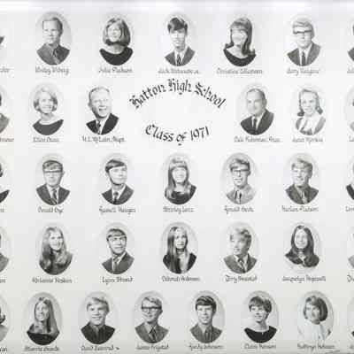 Hatton High School: Class of 1971 graduating students
