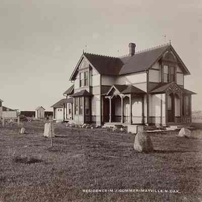 M. J. Gommer, Mayville, ND