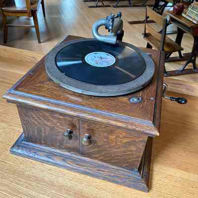 Phonograph in Memory of Bertha (Vettel) Wright