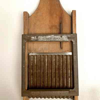 Wooden Fruit & Vegetable Slicer