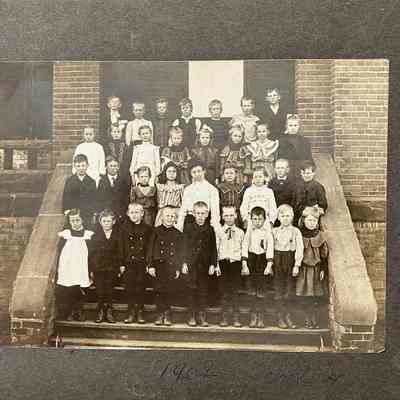 1902 - 2nd Grade Class - Teacher Flora Reed