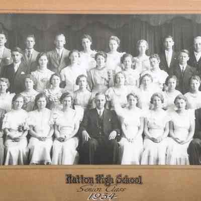 Hatton High School: Class of 1934 graduating students