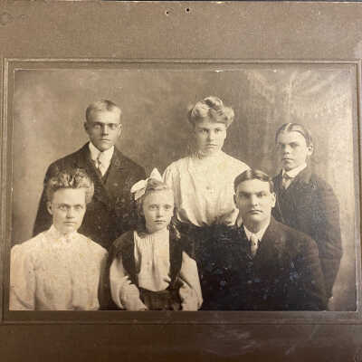Nils and Martha (Sorum) Jepson, and children