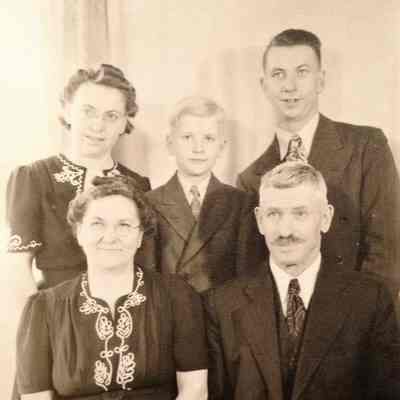 Bertsch family: Gottfried & Katie (Weible) Bertsch, farmers in Herbert Township, Traill County, ND