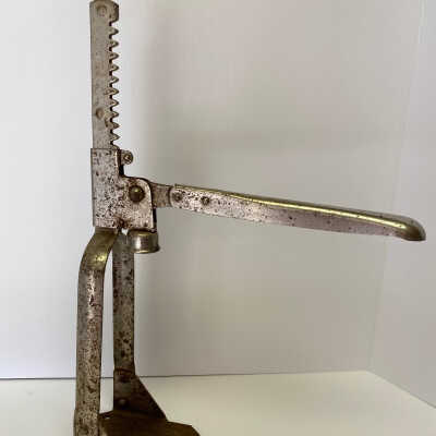 Bottle Capping Lever and Stand