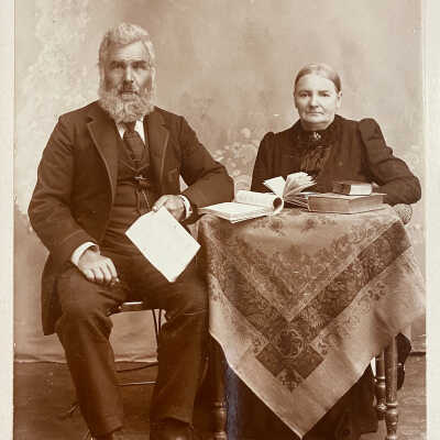 John H. and Kari (Aronsveen) Grimsrud, parents of Louise (Mrs. Jens Figenskau), friends of Ostina (Halvorson) Hovet of Hillsboro, ND