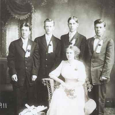 Hatton High School 1911 Class list & photo
