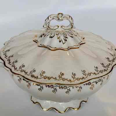 Serving Bowl with Lid