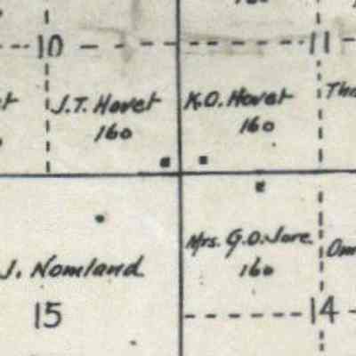 1900 plat map: John T. Hovet homestead in SE Qtr in Section 10