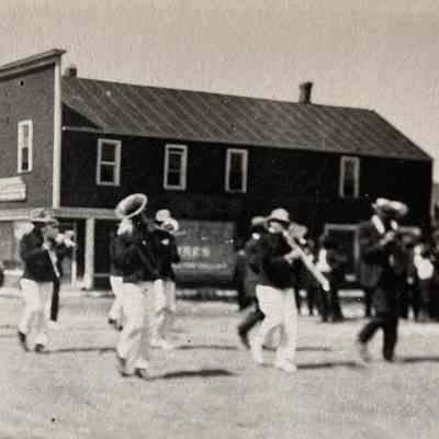 Band in Parade