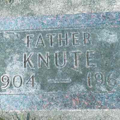 Hillstead Cemetery, SE Qtr. of Sect. 24 in Stavanger Township, Traill County, ND: Grave-marker for Knut Hovet, courtesy Tiny Hovet