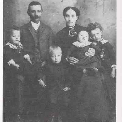 Amb family: John M. & Ragnild (Braaten) Amb, 1872 Settlers of N-Roseville (Viking) Township, Traill County, DT