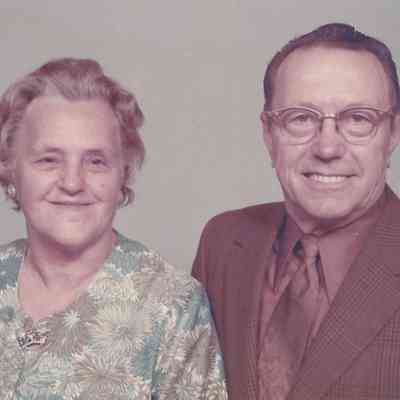 Hagen family: Hazel Junis Hagen (Mrs. Wm Smith), residents of Hillsboro, Traill County, ND