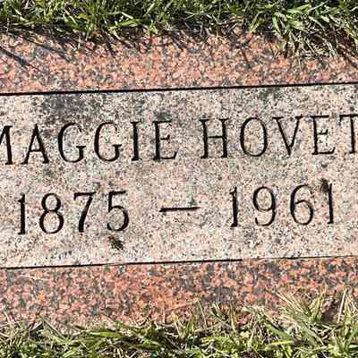 Hillstead Cemetery, SE Qtr. of Sect. 24 in Stavanger Township, Traill County, ND: Grave-marker for Maggie (Holto) Hovet (Mrs, John K. Hovet)