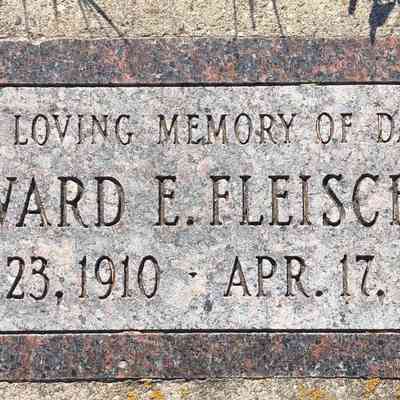Photo of Grave-marker, Edward E. Fleischer, Bohnsack Cemetery, Traill County, ND: Photo courtesy of Jackie (Ausk) Baumgartner, Ed's great great granddaughter