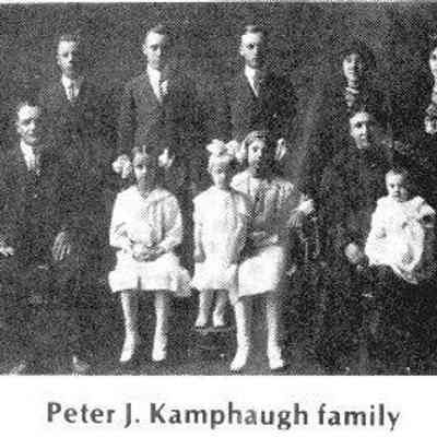 Kamphaug family: Peder Johannes & Margit (Borgen) Kamphaug, 1879 settlers by Hatton, Traill County, North Dakota
