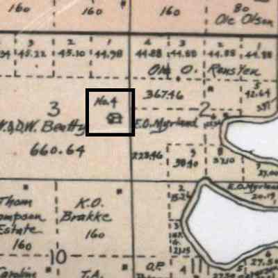 1900 map, NE portion of N Caledonia (later Bingham) Township, Traill County, ND: Belmont School No. 4 was located in the east half of Section 3
