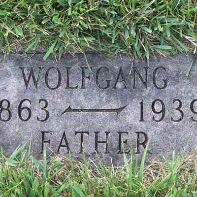 Grave-marker photo, Catholic Cemetery, Reynolds, ND: Wolfgang Schreiner, photo courtesy of US Find-a-Grave
