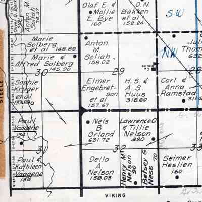 Farmland owned by Paul and Kathleen Vaagene in Section 31, 3 mi. S of Hatton, ND: 1952 Traill County Atlas and plat map, SW-portion of Garfield Township