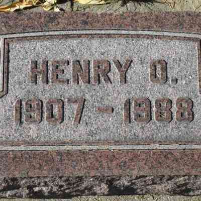Grave-marker, Henry Oliver Vaagene, photo courtesy US Find-a-Grave: Bethany Cemetery, Morgan Township, Traill County, ND