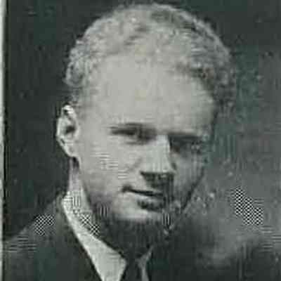 Kenneth Olson Hovet Sr.: 1927 Graduation photo, St Olaf College, Northfield, MN