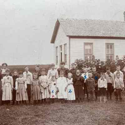 Bohnsack Township School, 1895, teacher and students