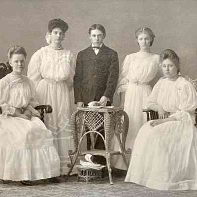 Mayville High School 1905 Class list and photo