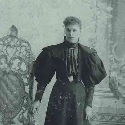 Studio photo of Hannah Larson at age 16 in 1896, Hillsboro, ND: Photo courtesy Jackie (Ausk) Baumgartner, Hannah's great great granddaughter