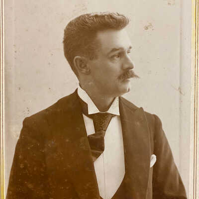 Tom Farr