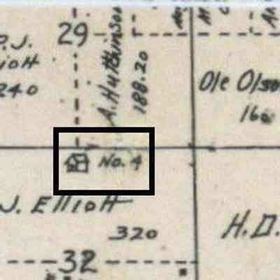 1900 map, portion of Caledonia Township in Traill County, ND: Caledonia School No. 4 was located in the north-half of Sect. 32