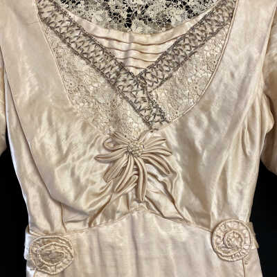 Wedding Dress worn by Hilda Dammen - bodice detail