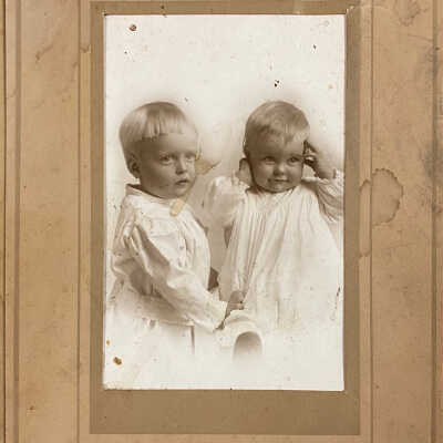 Unknown Children (writing on back)