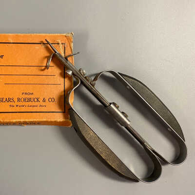 Parisian Hooked Rug Shuttle Needle