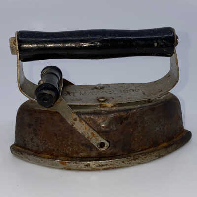 Sad Iron - Pat. May 22, 1900