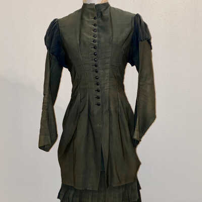 Dark Green Women’s Suit