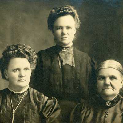 Mrs. Andrew (Berthe nee Ronningen) Sorum and her daughters Mrs. Nels (Martha) Jepson and Mrs. Emma Groven