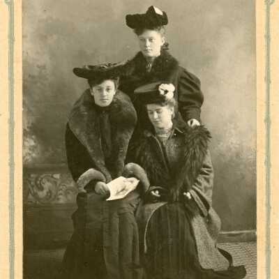 Clara Overmoe (Mrs. Oscar Moen), Ida Miller (Mrs. Theo. Halverson), and Emma Kruger