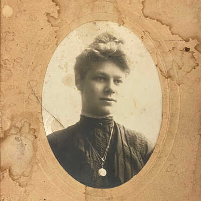 Unknown woman