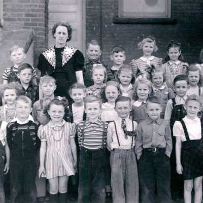 Hillsboro 1st Grade Class of 1943-44