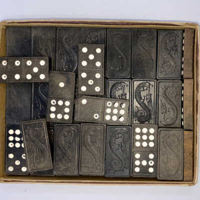 Dominos