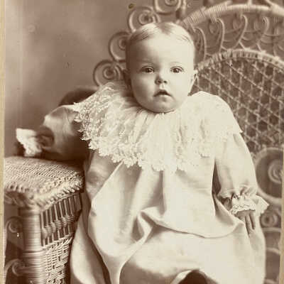 Unknown Child - with writing on back of photo included