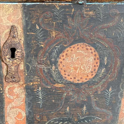 1790 Trunk - ight side