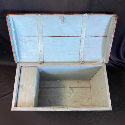 1790 Trunk - inside