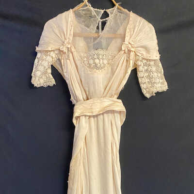 1913 - Mrs. Jens (Clara Saevig) Molvig Wedding Gown, Accessories & Photo