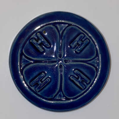 UND Pottery - 4-H Paperweight