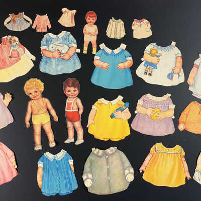 Queen Holdon Cut Out Paper Doll Sets