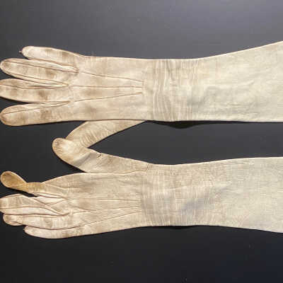 1913 - Mrs. Jens (Clara Saevig) Molvig Wedding Gloves