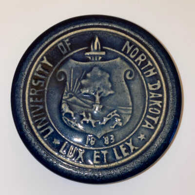 UND Pottery - UND Seal Paperweight