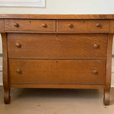 Dresser